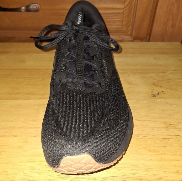 Brooks Revel 7 Men\'s Black Running Shoes In A Size 12.5D. New With A Flaw main image 6